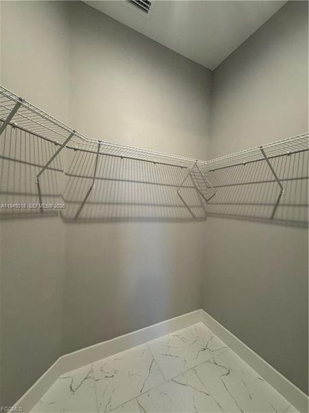 Spacious, unfurnished interior of a new home in , Lehigh Acres (Image 26).