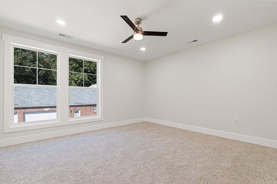 Spacious, unfurnished interior of a new home in , Manning (Image 27).