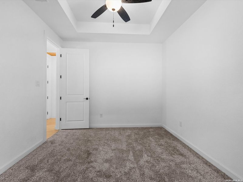 Spacious, unfurnished interior of a new home in , Canyon Lake (Image 21).