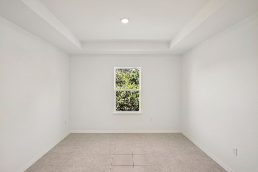 Spacious, unfurnished interior of a new home in Marion Oaks, Ocala (Image 28).