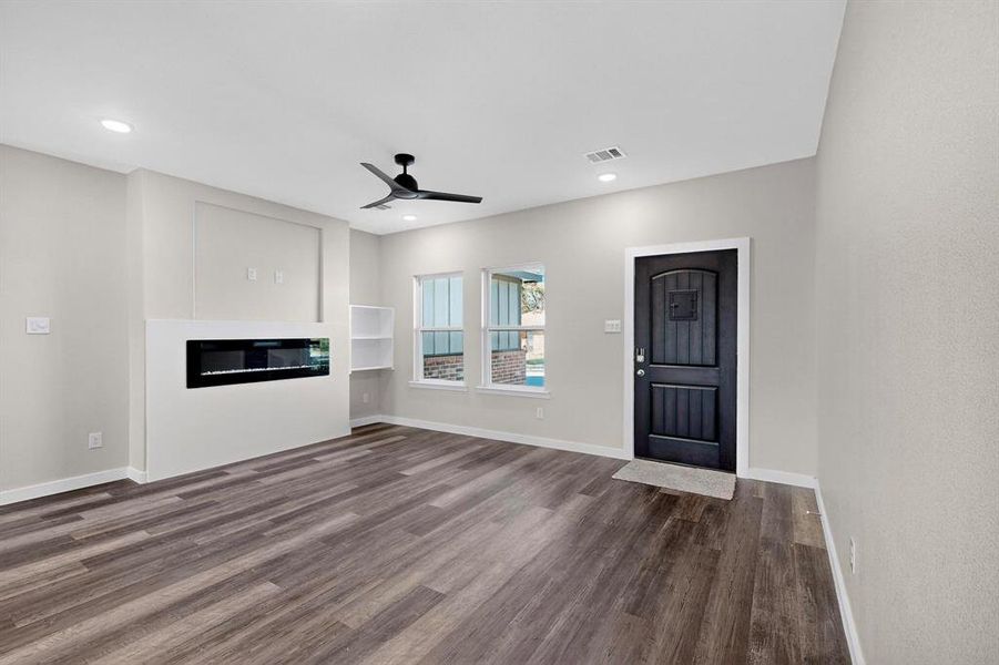 Spacious, unfurnished interior of a new home in , Ferris (Image 14).