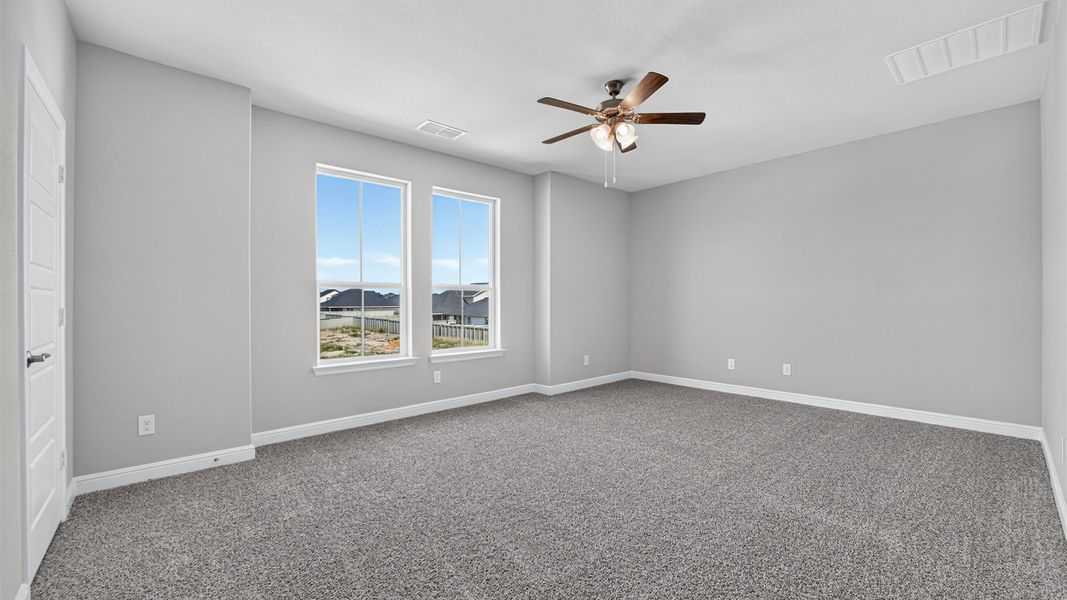 Representative unfurnished interior of a home built from the Tallow by D.R. Horton in Treeline, Justin (Image 27).