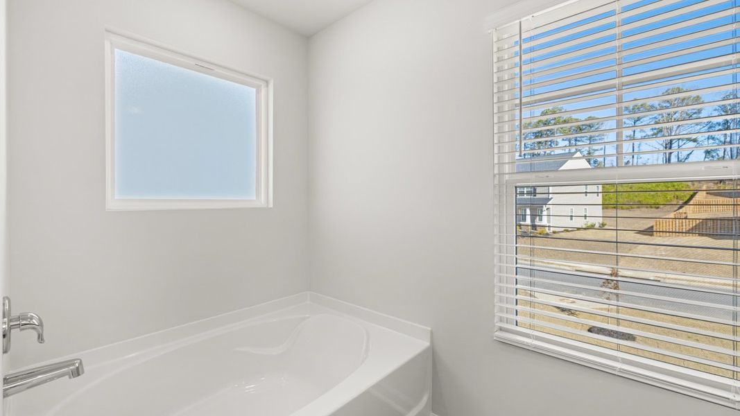 Representative interior finishes for a home built from the Halton by D.R. Horton in Southwind Village, Evans (Image 13).