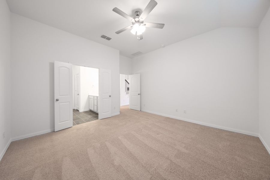 Spacious, unfurnished interior of a new home in Verandah, Royse City (Image 31).