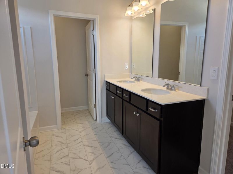 Owner's Bath Owner's Bath