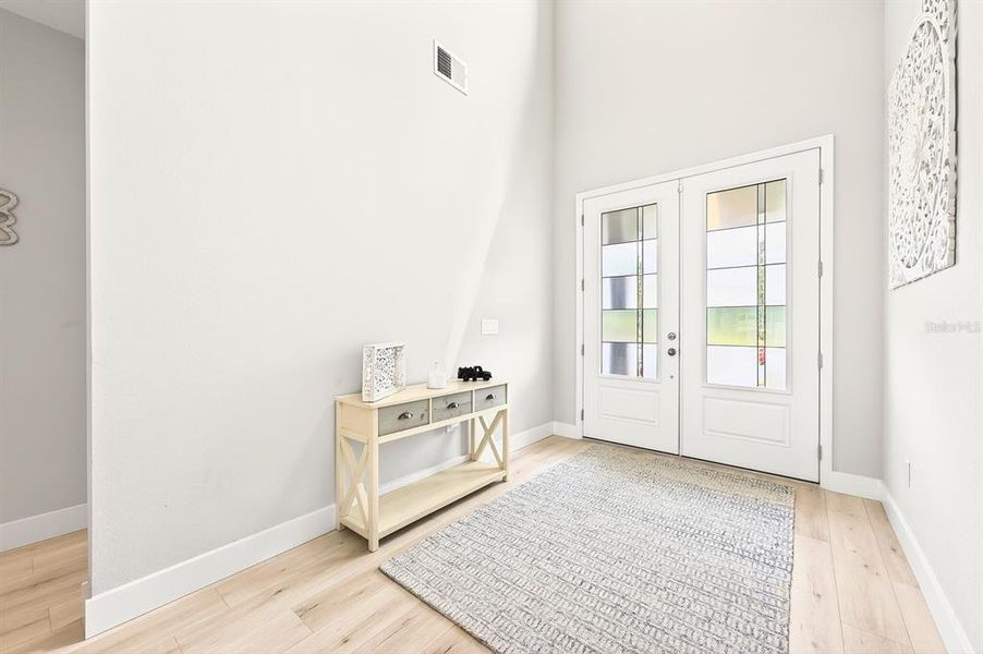 Furnished interior view inside a new home in , Oviedo (Image 14).