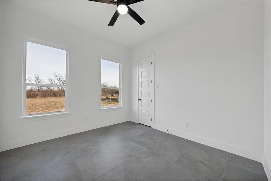 Spacious, unfurnished interior of a new home in , Celeste (Image 19).