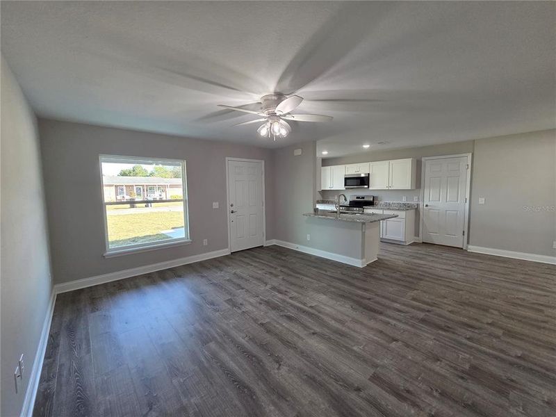 Spacious, unfurnished interior of a new home in , Lake Wales (Image 15).