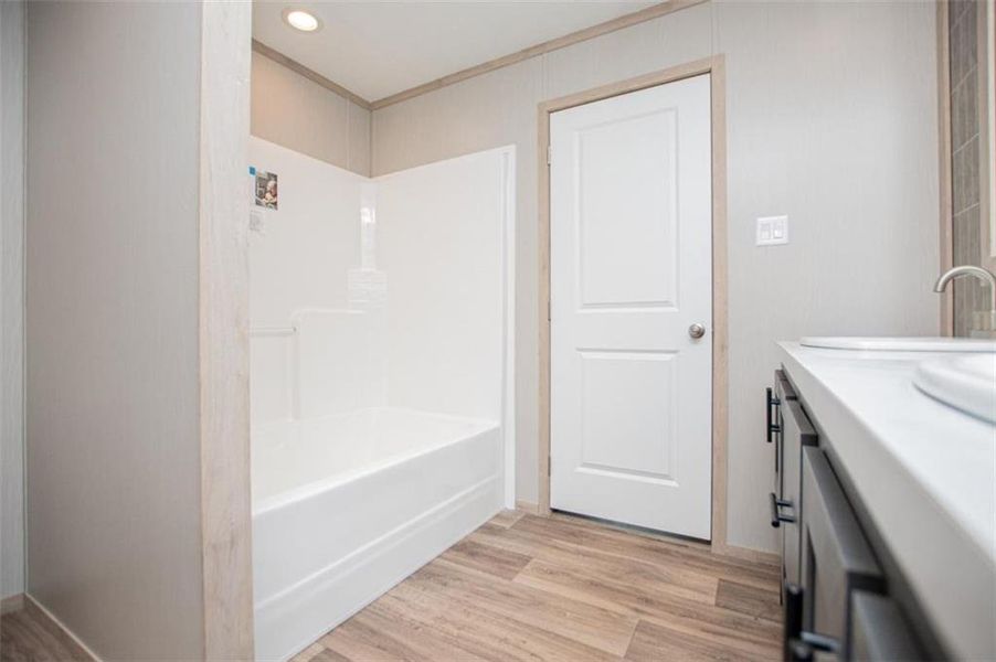 Furnished interior view inside a new home in , Temple (Image 14).