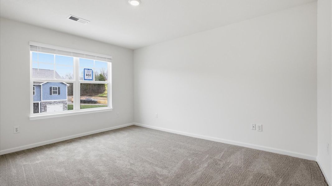 Spacious, unfurnished interior of a new home in Cherokee Crossing, Kodak (Image 17).