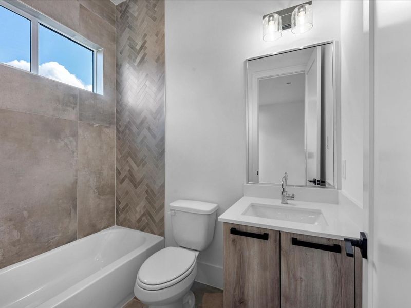 The other 3 bedrooms all have stunning en suite bathrooms.