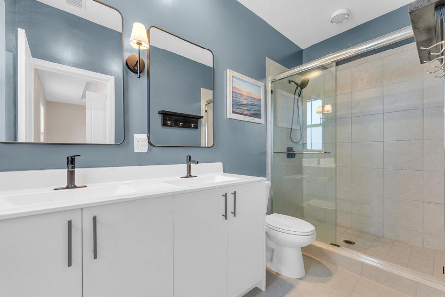 Furnished interior view inside a new home in , Coral Springs (Image 5).