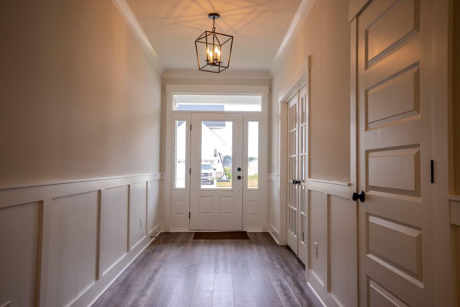 Spacious, unfurnished interior of a new home in Hewing Farms, Summerville (Image 36).
