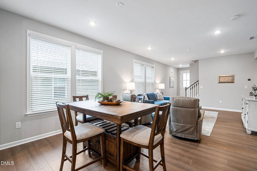 DIning/Living Room DIning/Living Room