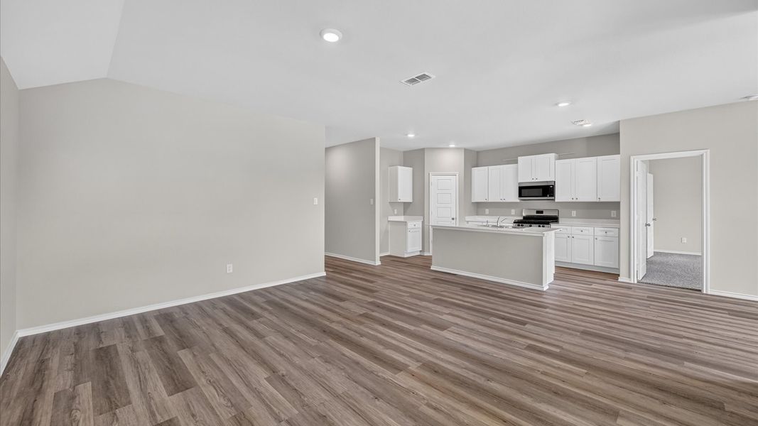 Spacious, unfurnished interior of a new home in Longhorn Estates, Fort Worth (Image 18). Spacious, unfurnished interior of a new home in Longhorn Estates, Fort Worth (Image 18).