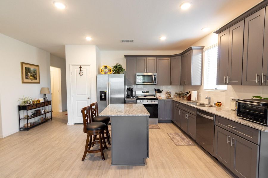 Furnished interior view inside a new home in Mustang Ridge, Alvin (Image 37). Furnished interior view inside a new home in Mustang Ridge, Alvin (Image 37).
