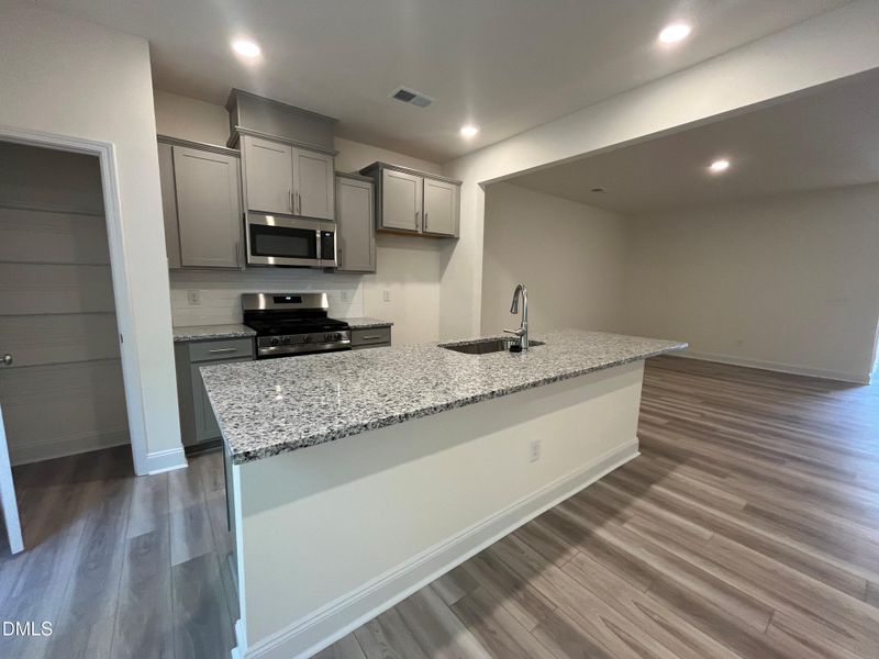 Kitchen w/Pantry