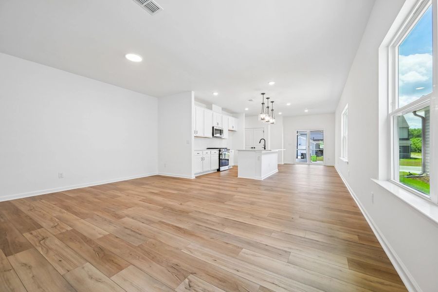 Representative images and renderings are for illustrative purposes. Actual structural options and design finishes of home may vary. Representative images and renderings are for illustrative purposes. Actual structural options and design finishes of home may vary.