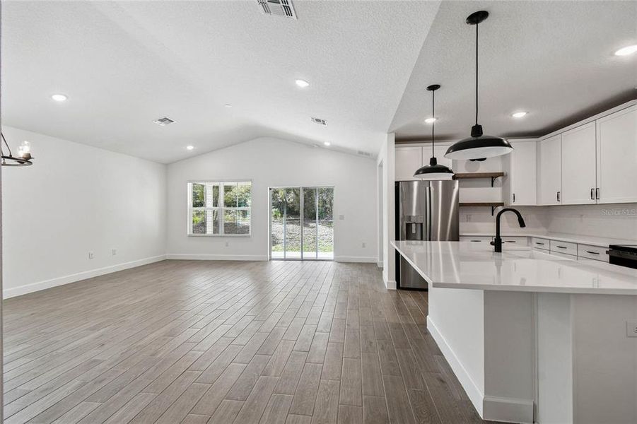Spacious, unfurnished interior of a new home in , Citrus Springs (Image 20). Spacious, unfurnished interior of a new home in , Citrus Springs (Image 20).