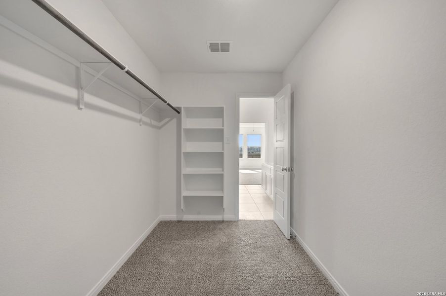 Spacious, unfurnished interior of a new home in Meadows at Clear Springs, New Braunfels (Image 20).