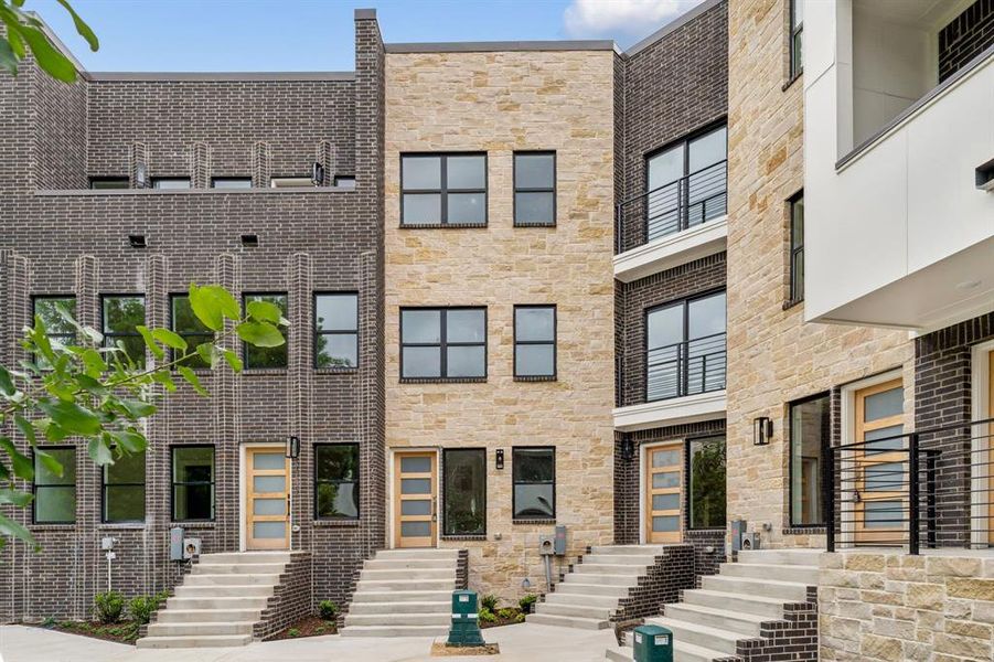 Image 31 of a home in Azalea Park.
