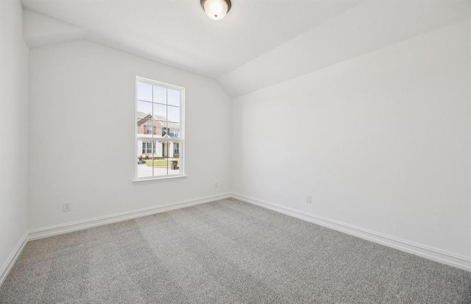 Spacious secondary bathroom Spacious secondary bathroom