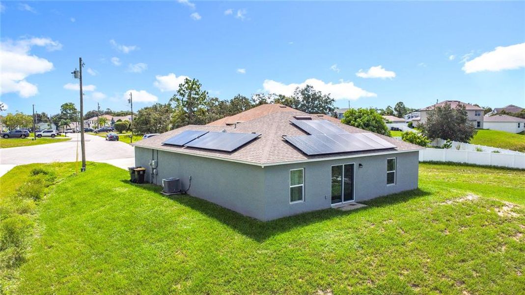 Front exterior of a new home in , Kissimmee, FL, highlighting curb appeal (Image 19). Front exterior of a new home in , Kissimmee, FL, highlighting curb appeal (Image 19).