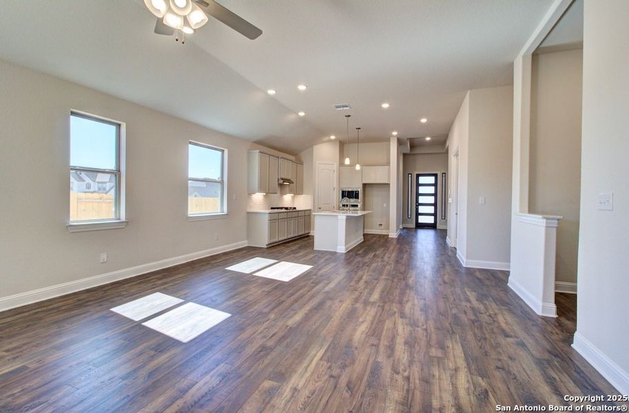 Spacious, unfurnished interior of a new home in Meyer Ranch – Premier, New Braunfels (Image 17).