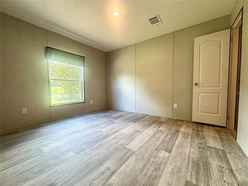 Spacious, unfurnished interior of a new home in , Lakeland (Image 21).