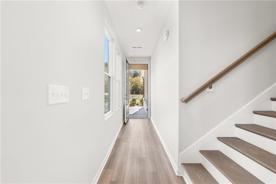 Spacious, unfurnished interior of a new home in Lake Shore, Winder (Image 12).