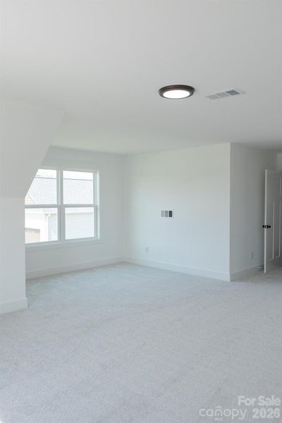 Spacious, unfurnished interior of a new home in , York (Image 25).