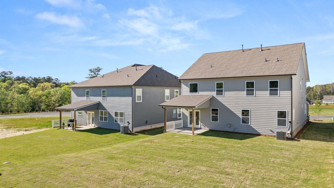 Representative exterior details of a home built from the BELLVIEW by D.R. Horton in Hamptons at Riverwood East, Dallas (Image 4).