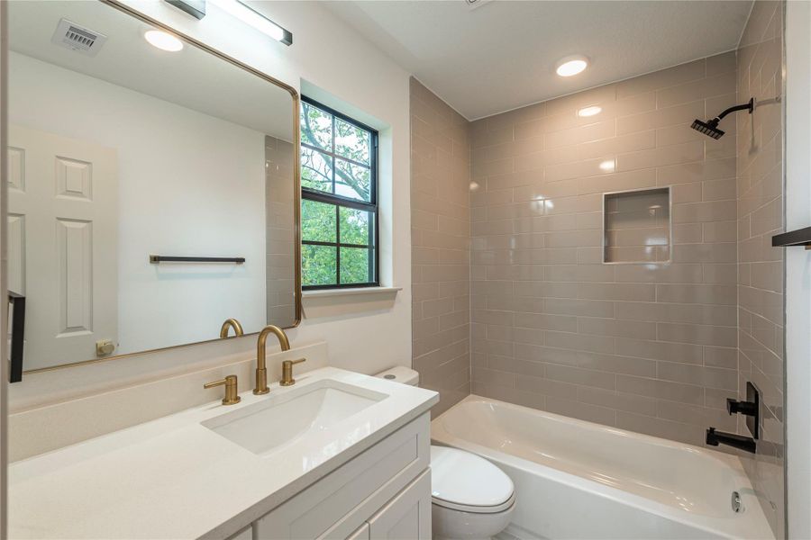 Furnished interior view inside a new home in , Houston (Image 5). Furnished interior view inside a new home in , Houston (Image 5).