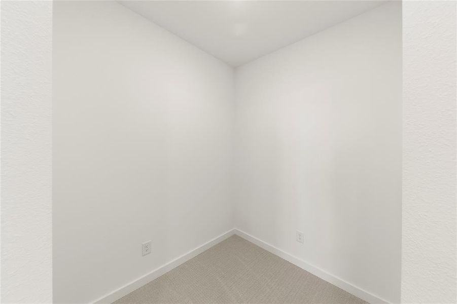 Spacious, unfurnished interior of a new home in Ten Mile Creek, Celina (Image 22).