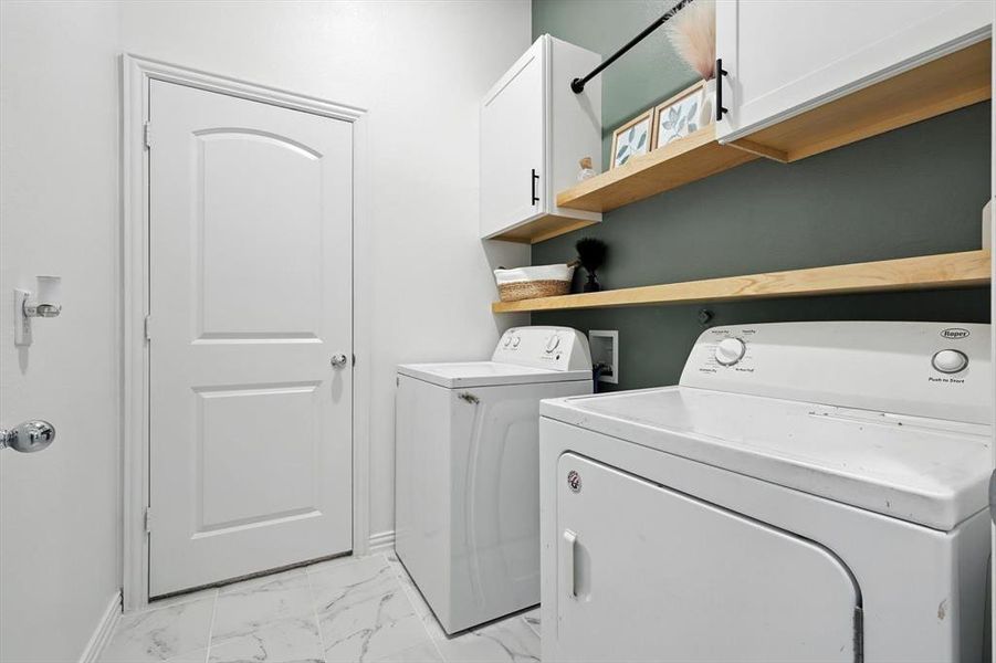 Furnished interior view inside a new home in , Royse City (Image 11).