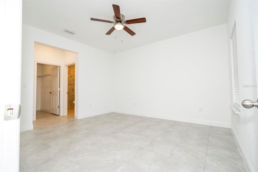 Spacious, unfurnished interior of a new home in , Dunnellon (Image 44).