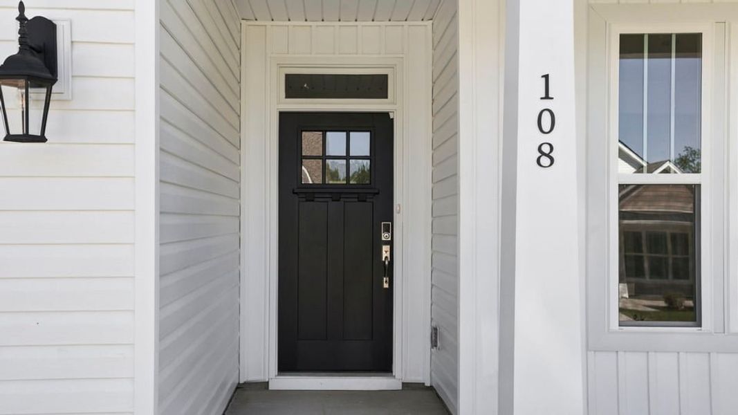 Exterior details and patio area of a home in Blue Ridge Trail, Fountain Inn (Image 3). Exterior details and patio area of a home in Blue Ridge Trail, Fountain Inn (Image 3).