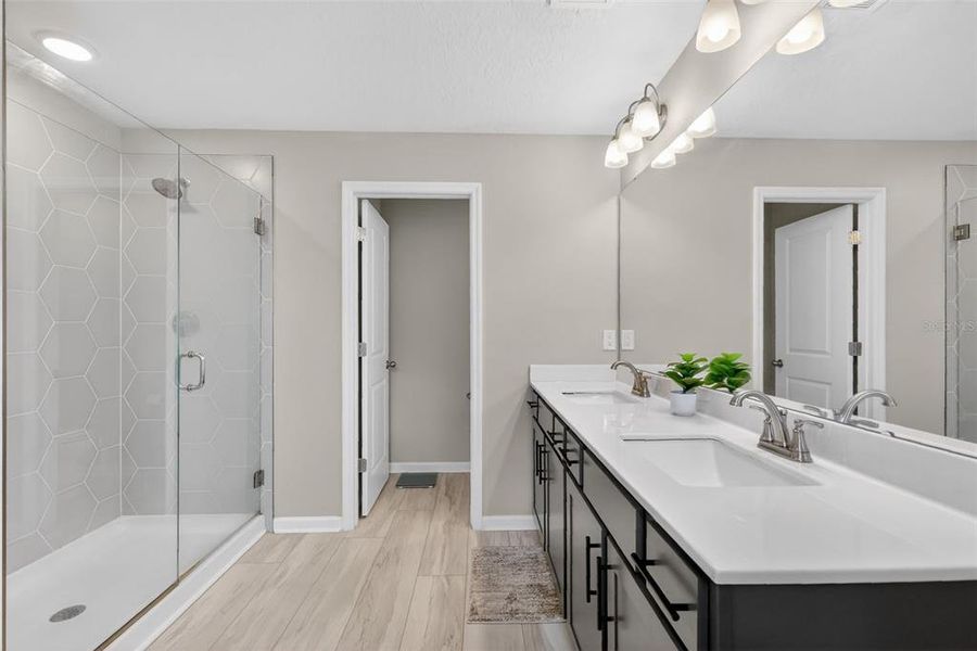 Furnished interior view inside a new home in Seasons at Spring Creek, Okahumpka (Image 14). Furnished interior view inside a new home in Seasons at Spring Creek, Okahumpka (Image 14).