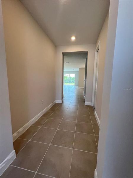 Spacious, unfurnished interior of a new home in Hills of Minneola, Minneola (Image 14).
