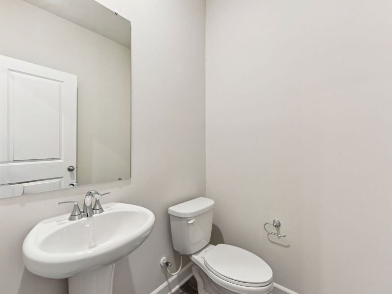 Image 17 of a home in Crossrail Station.