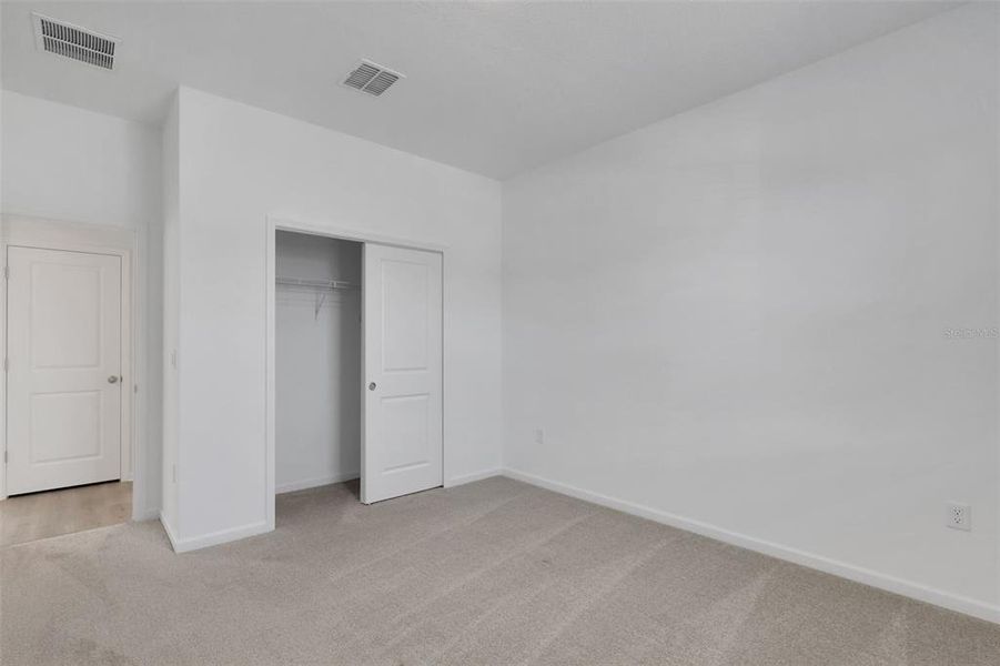 Spacious, unfurnished interior of a new home in Crossroads at Kelly Park, Apopka (Image 18).