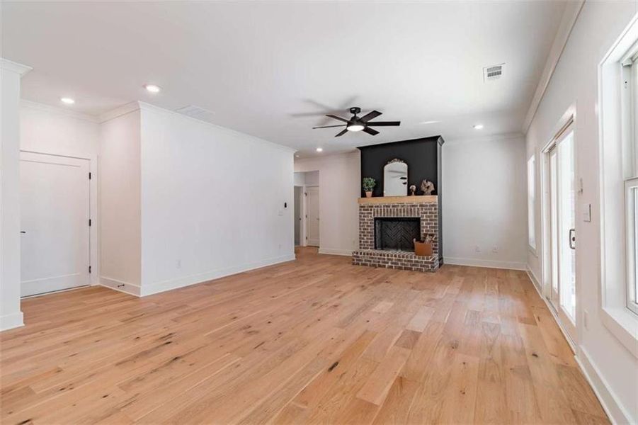 Spacious, unfurnished interior of a new home in , Gainesville (Image 36).