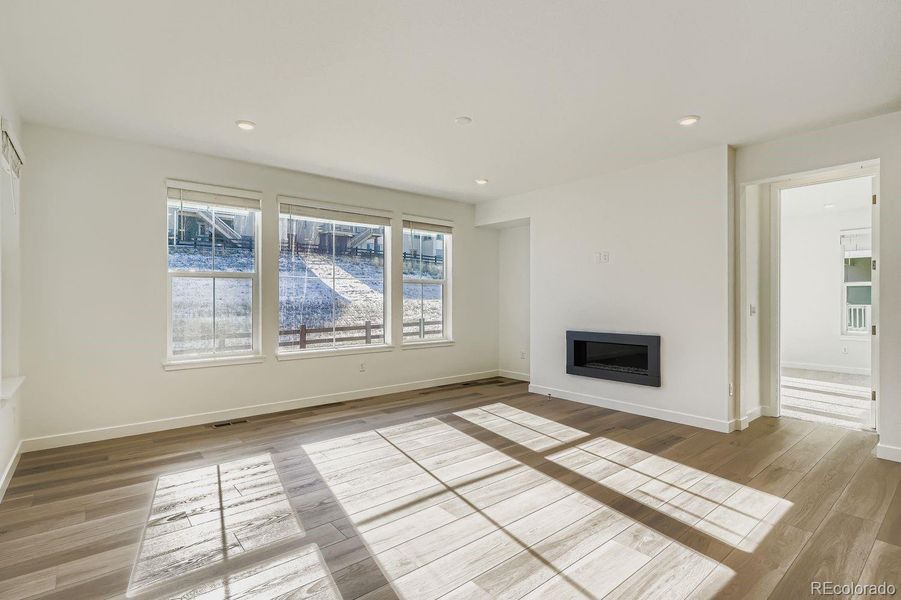 Spacious, unfurnished interior of a new home in Macanta: The Grand Collection, Castle Rock (Image 8).