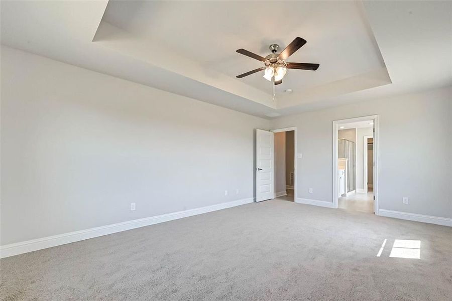 Spacious, unfurnished interior of a new home in Pine Ridge, Beverly Hills (Image 17).