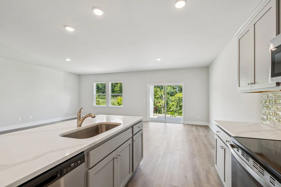 Furnished interior view inside a new home in Cades Bluff, Lebanon (Image 9).