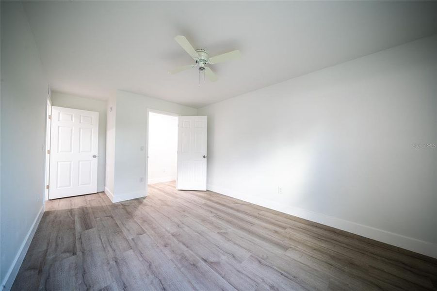 Spacious, unfurnished interior of a new home in , Port Charlotte (Image 14).