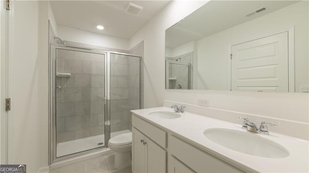 Furnished interior view inside a new home in Benteen Reserve, Atlanta (Image 6). Furnished interior view inside a new home in Benteen Reserve, Atlanta (Image 6).