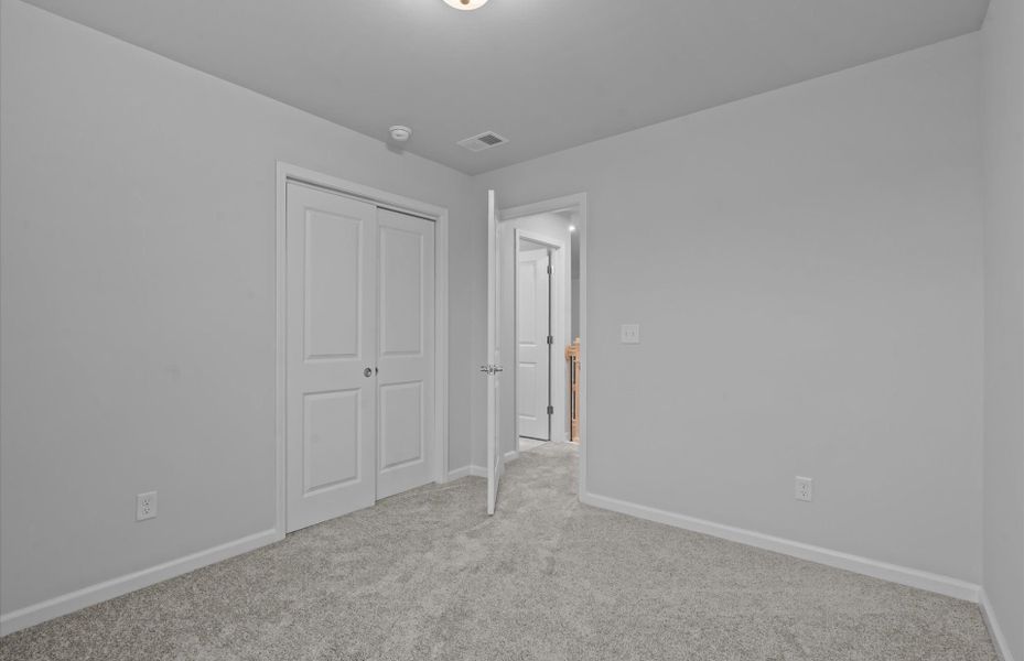 Spacious, unfurnished interior of a new home in Fox Hollow, Spartanburg (Image 33).