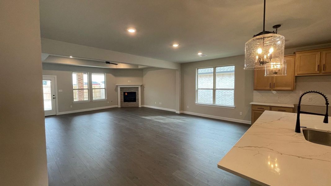 Spacious, unfurnished interior of a new home in Wellborn Settlement, College Station (Image 6).