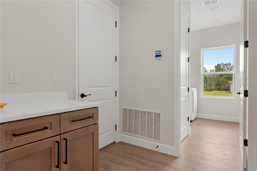 Furnished interior view inside a new home in , Dunnellon (Image 40).